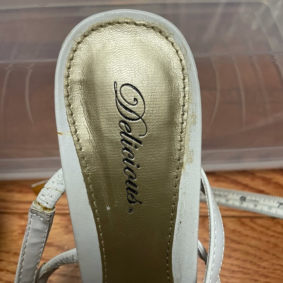 White strappy sandal heels - Picture 5 of 5